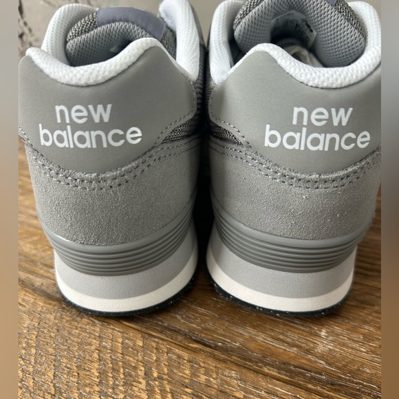 NWOT New Balance Women's 515 Retro Sneaker - Picture 8 of 11